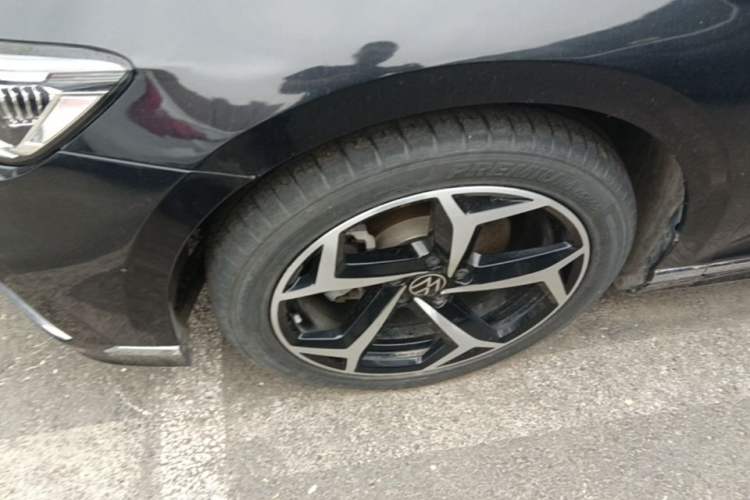 Used Volkswagen Magotan 2023 2 Million Units Limited Edition 330TSI DSG Leading Version Left Front Wheel Hub