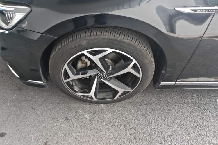 Used Volkswagen Magotan 2023 2 Million Units Commemorative Edition 330TSI DSG Luxury Version Left Front Wheel Hub