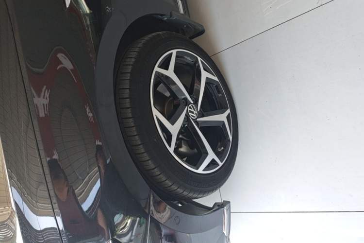 Used Volkswagen Magotan 2023 2 Million Units Limited-Edition 380TSI DSG Flagship Version Left Front Wheel Hub