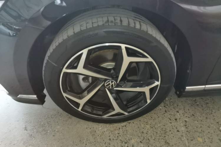 Used Volkswagen Magotan 2023 2 Million Units Limited Edition 330TSI DSG Leading Version Left Front Wheel Hub