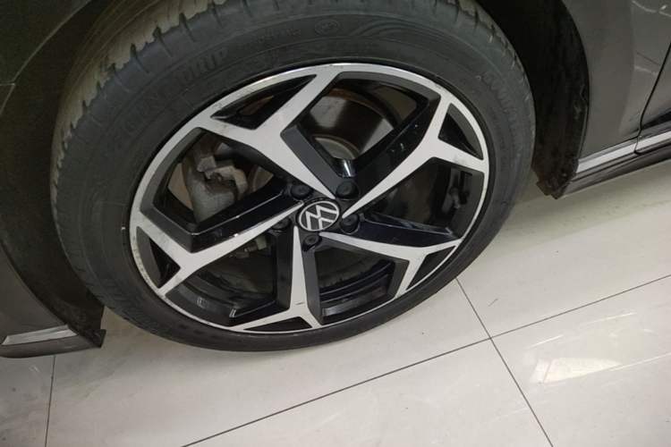 Used Volkswagen Magotan 2023 2 Million Units Limited Edition 330TSI DSG Leading Version Left Front Wheel Hub