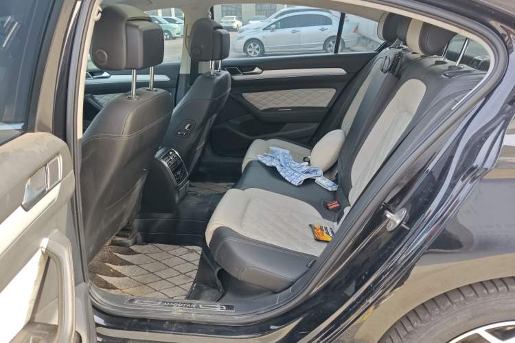 Used Volkswagen Magotan 2023 2 Million Units Commemorative Edition 330TSI DSG Luxury Version Left Rear Seat
