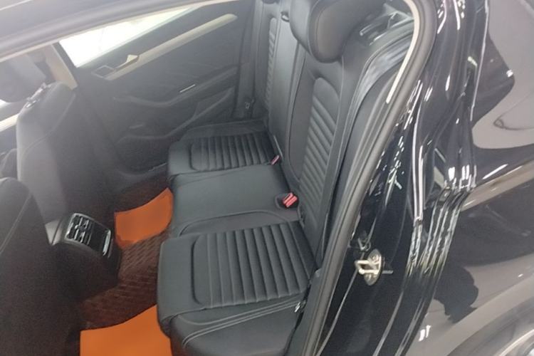 Used Volkswagen Magotan 2023 2 Million Units Limited-Edition 280TSI DSG Comfort Version Left Rear Seat