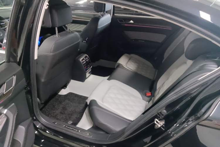Used Volkswagen Magotan 2023 2 Million Units Limited Edition 330TSI DSG Leading Version Left Rear Seat