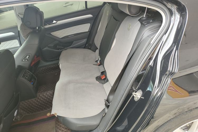 Used Volkswagen Magotan 2023 2 Million Units Limited Edition 330TSI DSG Leading Version Left Rear Seat