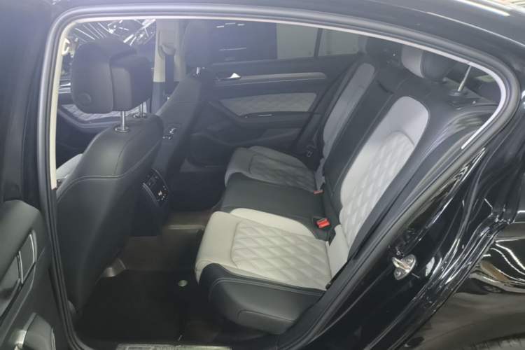 Used Volkswagen Magotan 2023 2 Million Units Limited Edition 330TSI DSG Leading Version Left Rear Seat