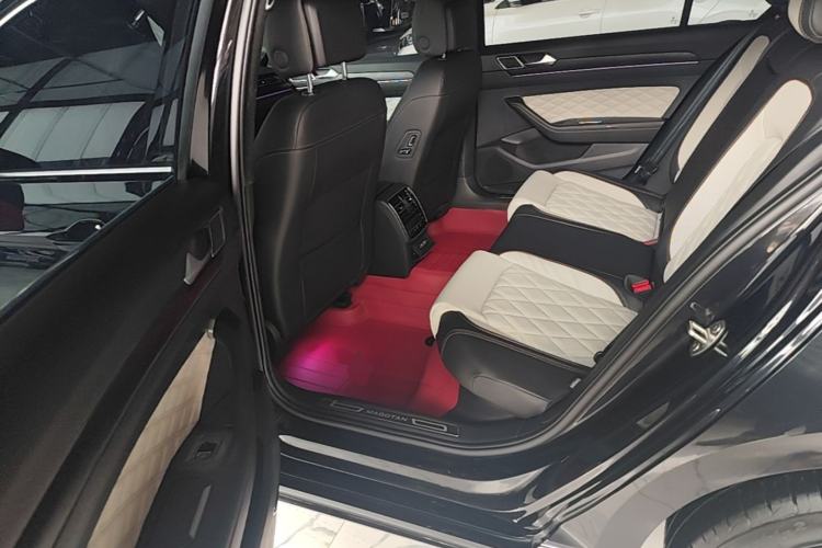 Used Volkswagen Magotan 2023 2 Million Units Commemorative Edition 330TSI DSG Luxury Version Left Rear Seat