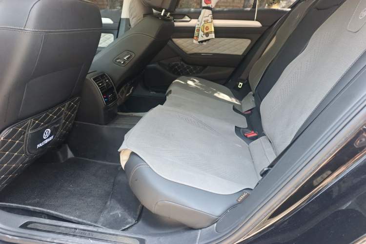 Used Volkswagen Magotan 2023 2 Million Units Commemorative Edition 330TSI DSG Luxury Version Left Rear Seat