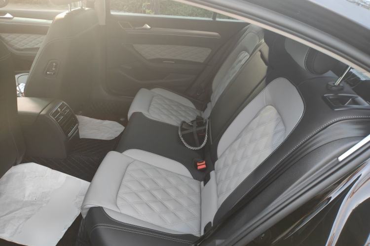 Used Volkswagen Magotan 2023 2 Million Units Limited Edition 330TSI DSG Leading Version Left Rear Seat