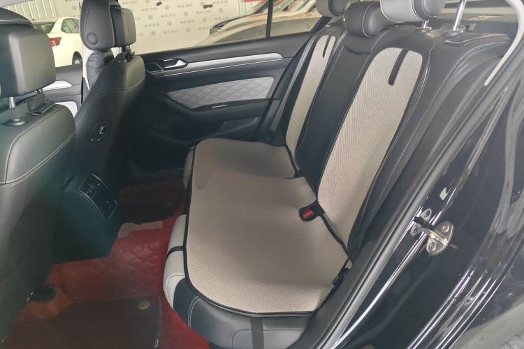 Used Volkswagen Magotan 2023 2 Million Units Limited Edition 330TSI DSG Leading Version Left Rear Seat