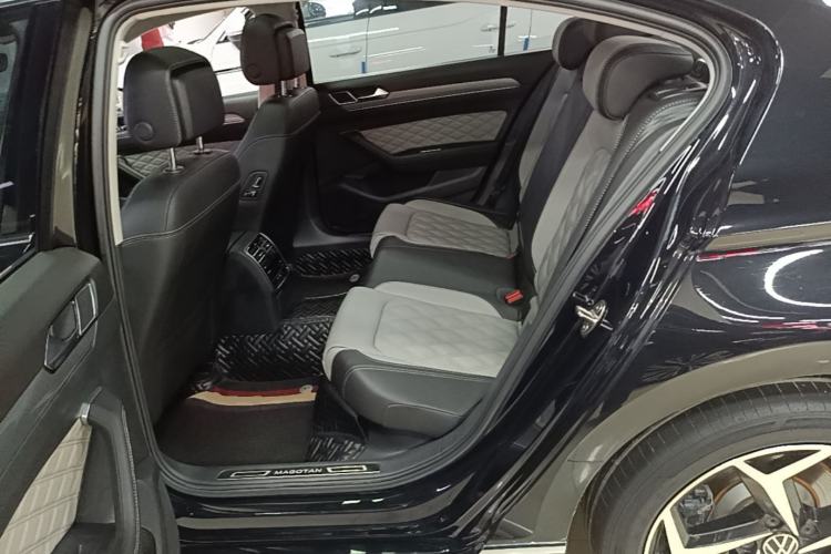 Used Volkswagen Magotan 2023 2 Million Units Limited Edition 280TSI DSG Leading Version Left Rear Seat
