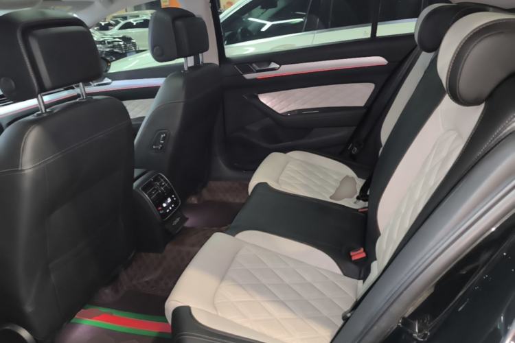 Used Volkswagen Magotan 2023 2 Million Units Limited Edition 330TSI DSG Leading Version Left Rear Seat