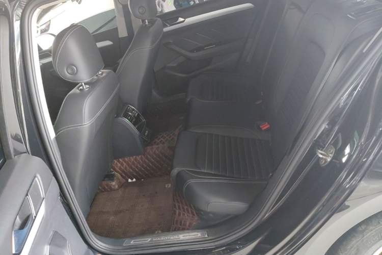 Used Volkswagen Magotan 2023 2 Million Units Limited-Edition 280TSI DSG Comfort Version Left Rear Seat