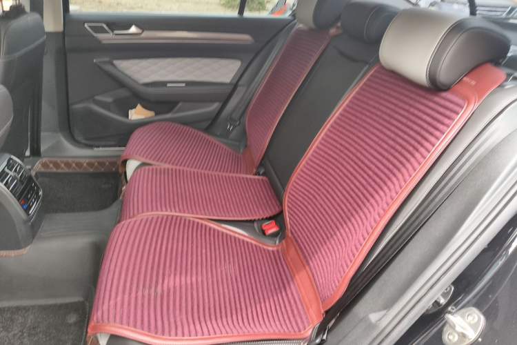 Used Volkswagen Magotan 2023 2 Million Units Limited Edition 330TSI DSG Leading Version Left Rear Seat