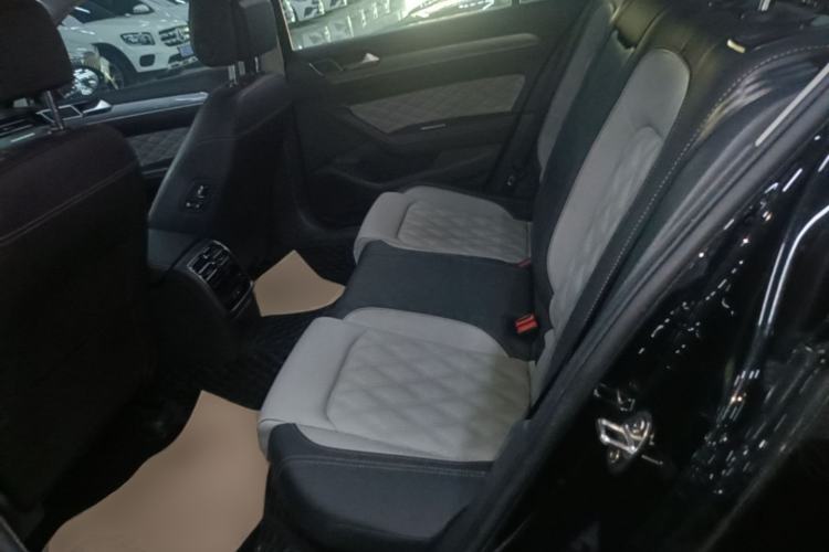 Used Volkswagen Magotan 2023 2 Million Units Limited Edition 330TSI DSG Leading Version Left Rear Seat