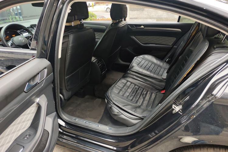 Used Volkswagen Magotan 2023 2 Million Units Limited Edition 330TSI DSG Leading Version Left Rear Seat