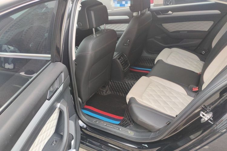 Used Volkswagen Magotan 2023 2 Million Units Commemorative Edition 330TSI DSG Luxury Version Left Rear Seat