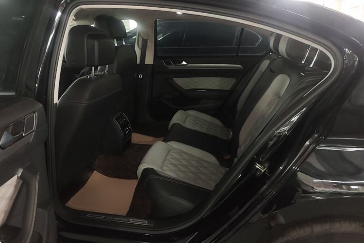 Used Volkswagen Magotan 2023 2 Million Units Limited Edition 280TSI DSG Leading Version Left Rear Seat