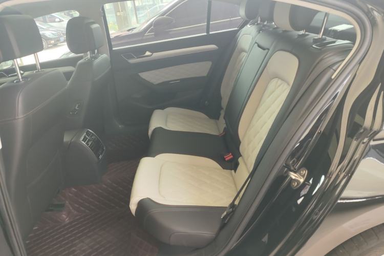 Used Volkswagen Magotan 2023 2 Million Units Commemorative Edition 330TSI DSG Luxury Version Left Rear Seat