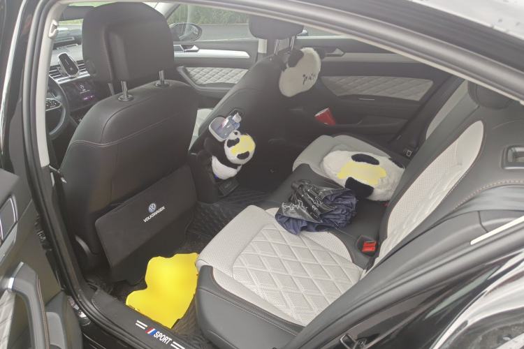 Used Volkswagen Magotan 2023 2 Million Units Commemorative Edition 330TSI DSG Luxury Version Left Rear Seat