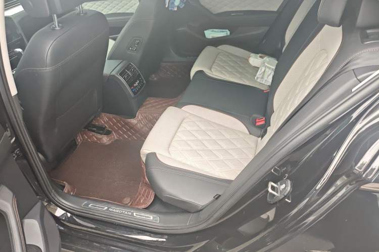 Used Volkswagen Magotan 2023 2 Million Units Limited-Edition 380TSI DSG Flagship Version Left Rear Seat