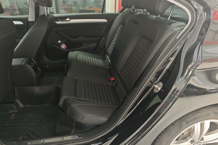Used Volkswagen Magotan 2023 2 Million Units Limited-Edition 280TSI DSG Comfort Version Left Rear Seat