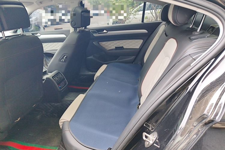 Used Volkswagen Magotan 2023 2 Million Units Commemorative Edition 330TSI DSG Luxury Version Left Rear Seat