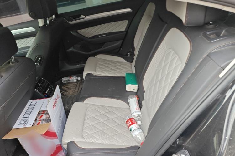 Used Volkswagen Magotan 2023 2 Million Units Limited-Edition 380TSI DSG Flagship Version Left Rear Seat