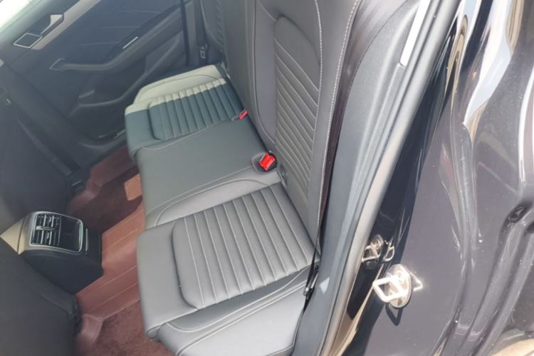 Used Volkswagen Magotan 2023 2 Million Units Limited-Edition 280TSI DSG Comfort Version Left Rear Seat