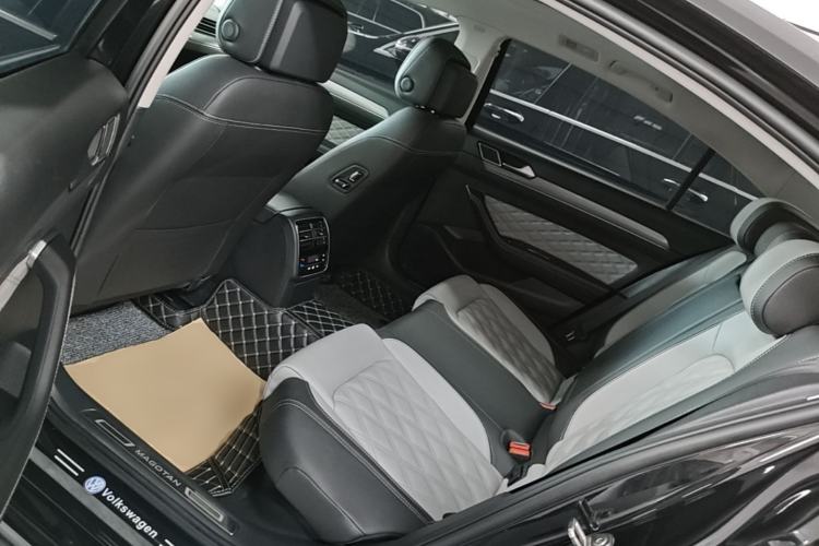 Used Volkswagen Magotan 2023 2 Million Units Limited Edition 330TSI DSG Leading Version Left Rear Seat
