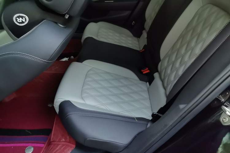 Used Volkswagen Magotan 2023 2 Million Units Limited Edition 330TSI DSG Leading Version Left Rear Seat