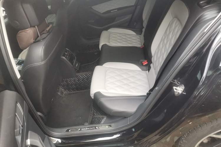 Used Volkswagen Magotan 2023 2 Million Units Limited Edition 280TSI DSG Leading Version Left Rear Seat
