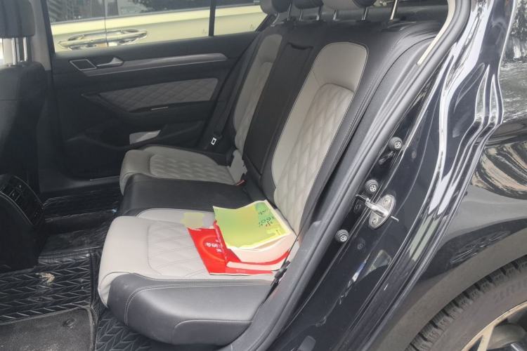 Used Volkswagen Magotan 2023 2 Million Units Limited Edition 330TSI DSG Leading Version Left Rear Seat