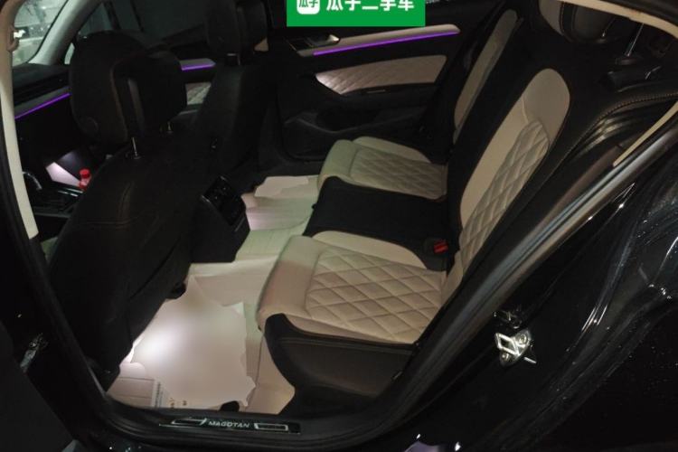 Used Volkswagen Magotan 2023 2 Million Units Commemorative Edition 330TSI DSG Luxury Version Left Rear Seat
