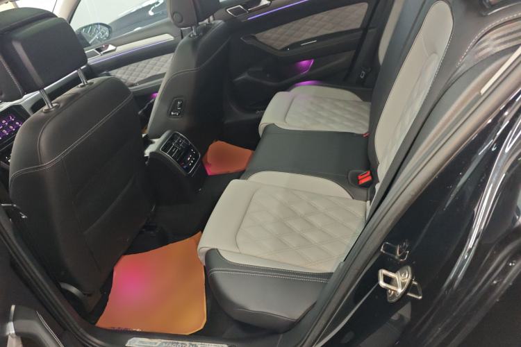 Used Volkswagen Magotan 2023 2 Million Units Limited Edition 330TSI DSG Leading Version Left Rear Seat