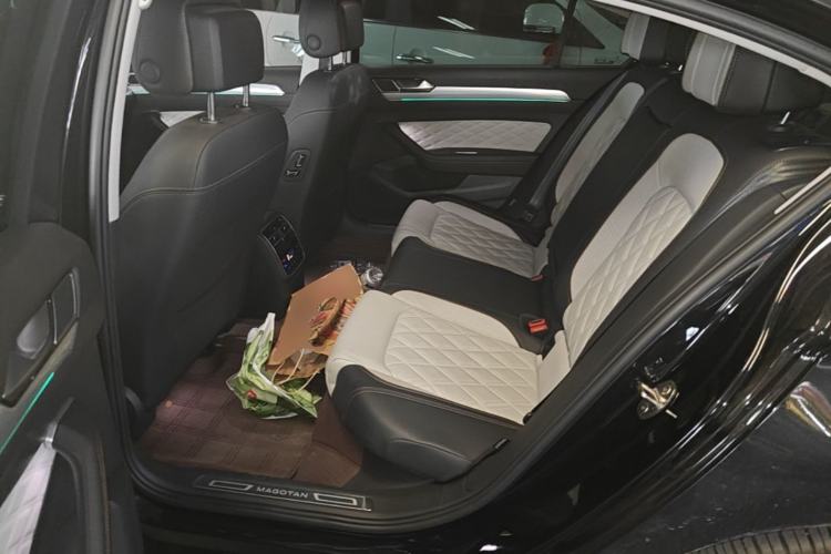 Used Volkswagen Magotan 2023 2 Million Units Limited-Edition 380TSI DSG Flagship Version Left Rear Seat