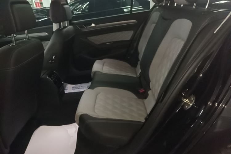 Used Volkswagen Magotan 2023 2 Million Units Limited Edition 330TSI DSG Leading Version Left Rear Seat
