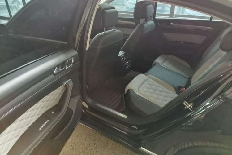 Used Volkswagen Magotan 2023 2 Million Units Limited Edition 330TSI DSG Leading Version Left Rear Seat