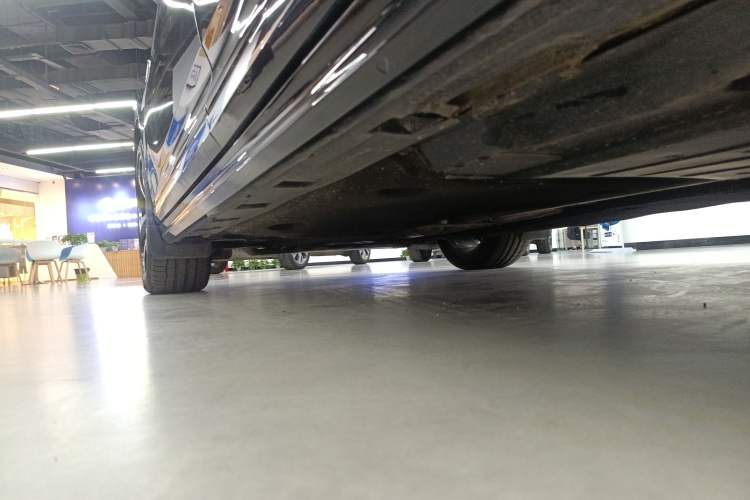 Used Volkswagen Magotan 2023 2 Million Units Commemorative Edition 330TSI DSG Luxury Version Left Side Sill