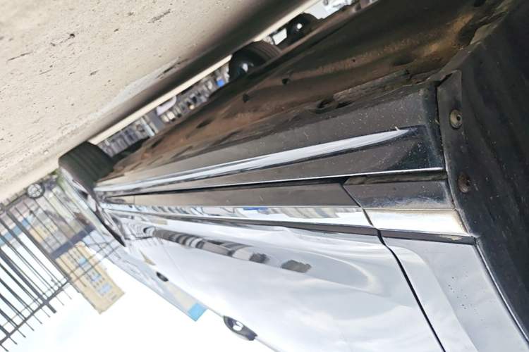 Used Volkswagen Magotan 2023 2 Million Units Commemorative Edition 330TSI DSG Luxury Version Left Side Sill