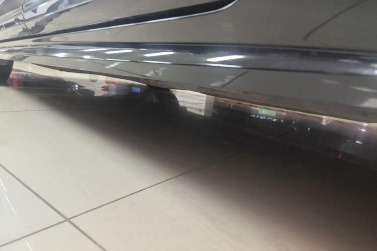Used Volkswagen Magotan 2023 2 Million Units Commemorative Edition 330TSI DSG Luxury Version Left Side Sill