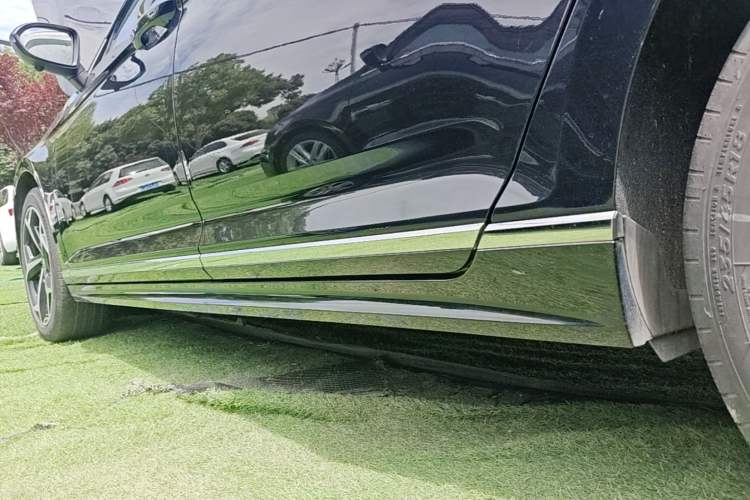 Used Volkswagen Magotan 2023 2 Million Units Limited Edition 280TSI DSG Leading Version Left Side Sill