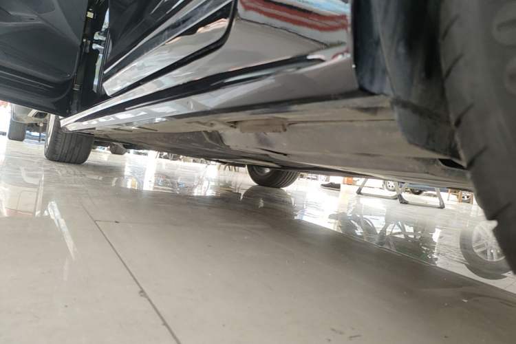 Used Volkswagen Magotan 2023 2 Million Units Limited-Edition 280TSI DSG Comfort Version Left Side Sill