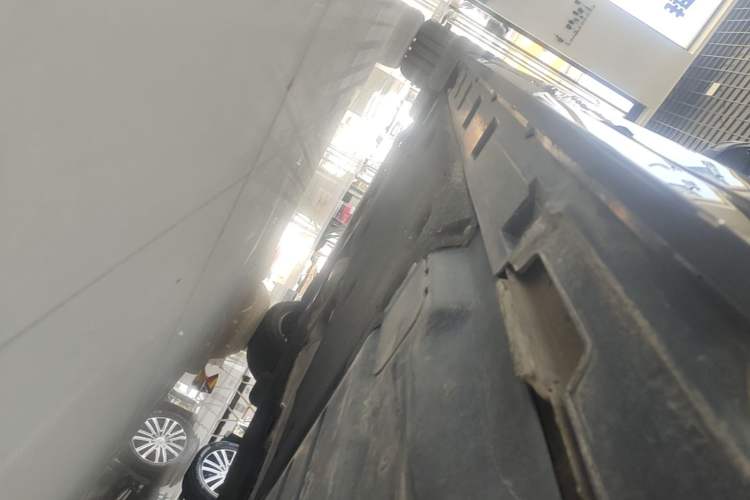 Used Volkswagen Magotan 2023 2 Million Units Limited-Edition 380TSI DSG Flagship Version Left Side Sill