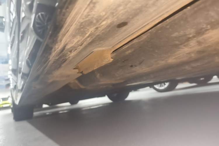 Used Volkswagen Magotan 2023 2 Million Units Limited Edition 330TSI DSG Leading Version Left Side Sill