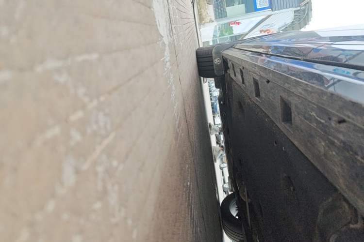 Used Volkswagen Magotan 2023 2 Million Units Limited-Edition 380TSI DSG Flagship Version Left Side Sill