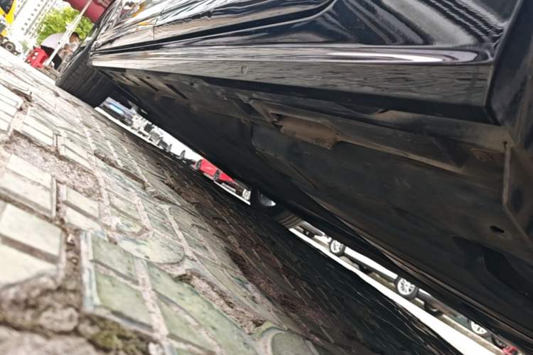 Used Volkswagen Magotan 2023 2 Million Units Commemorative Edition 330TSI DSG Luxury Version Left Side Sill