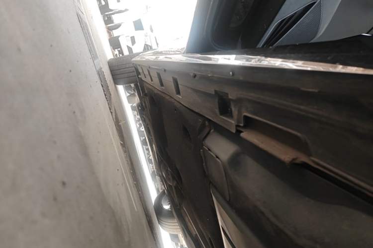 Used Volkswagen Magotan 2023 2 Million Units Limited Edition 330TSI DSG Leading Version Left Side Sill