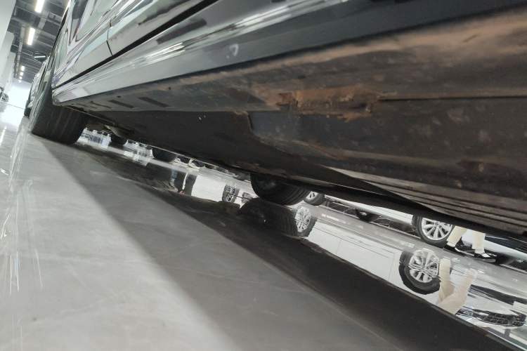 Used Volkswagen Magotan 2023 2 Million Units Limited Edition 330TSI DSG Leading Version Left Side Sill