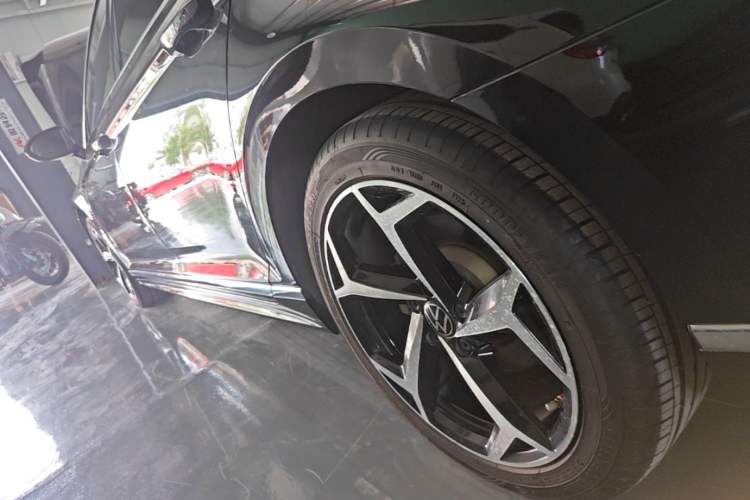 Used Volkswagen Magotan 2023 2 Million Units Limited Edition 330TSI DSG Leading Version Left Side Sill
